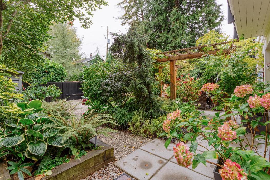 West Side 1Br Dunbar Garden Suite Vancouver Exterior photo